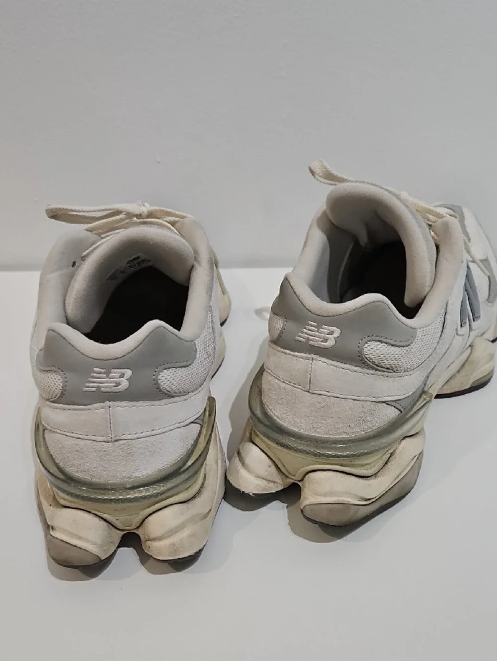 New Balance Women's Sneakers in Off-White and Light Gray